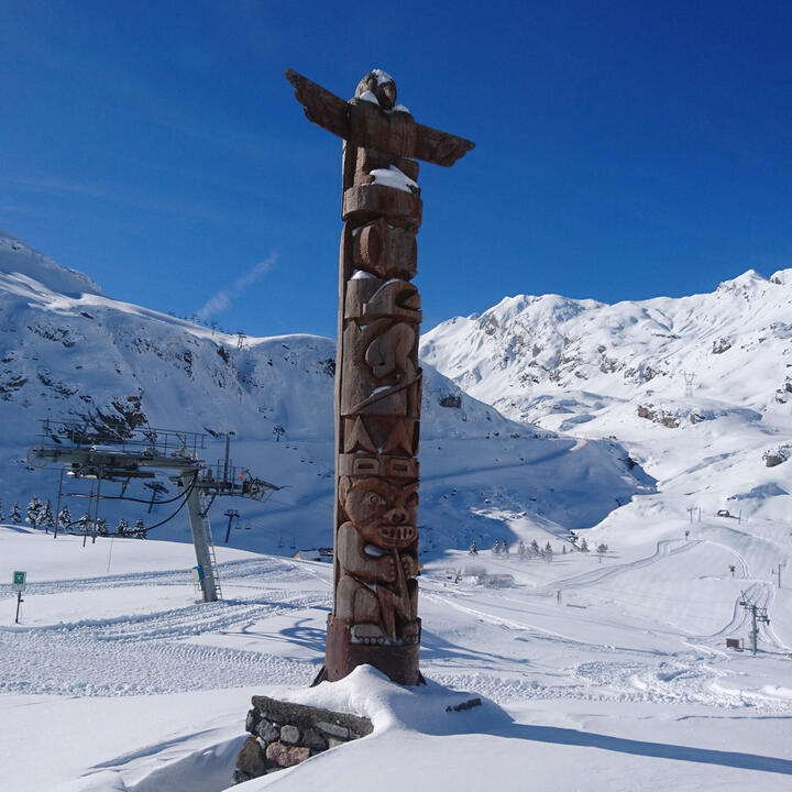 Le totem emblématique du KL à la station de ski de Gavarnie-Gèdre